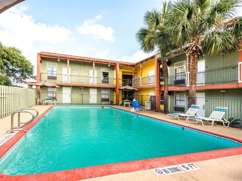 Baymont By Wyndham San Antonio Near South Texas Medical Ctr Hotell Exteriör bild